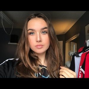 Meet your Posher, Alexandra